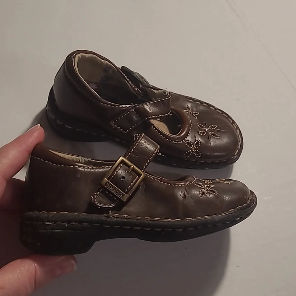 OshKosh Bgosh Llittle Girls 6 brown dress shoes floral embroidery velcro